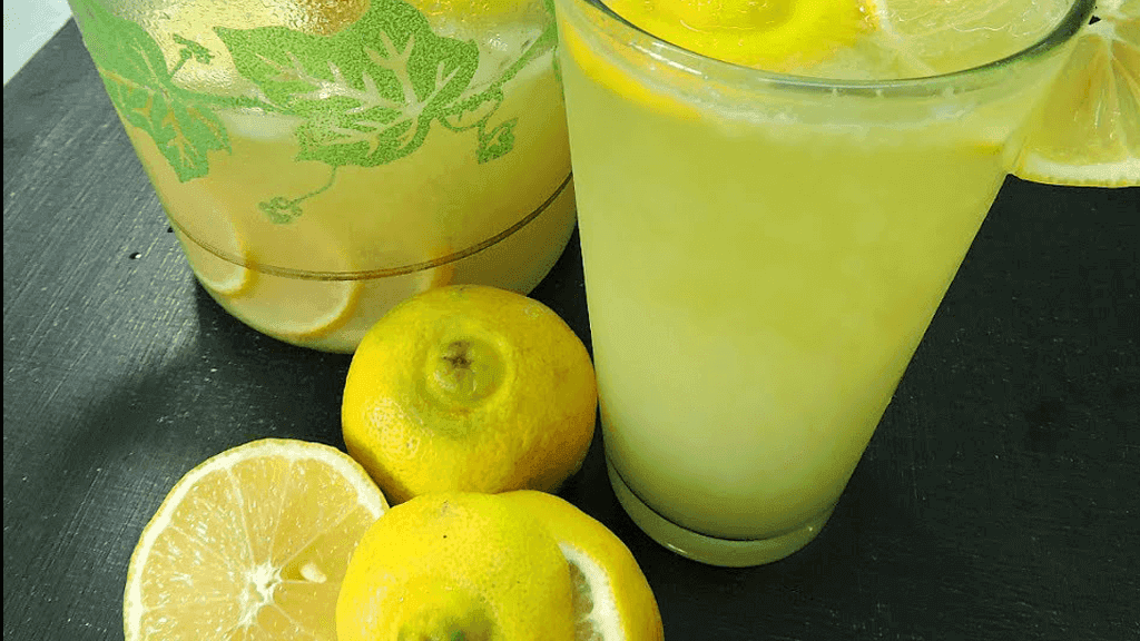 Agua de Horchata con Lima