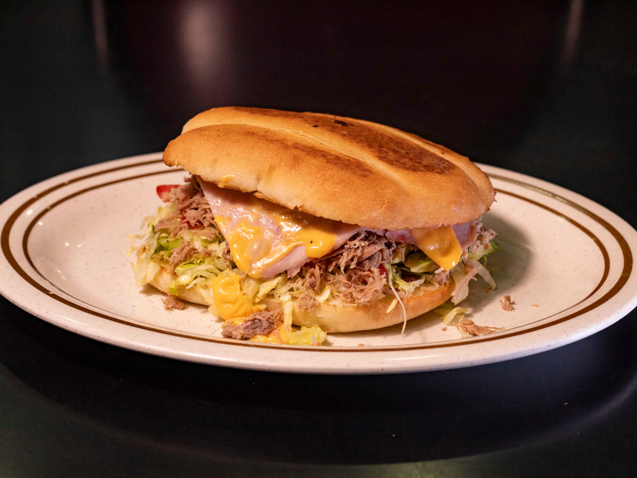Torta de Aguacate, Jamón y Queso