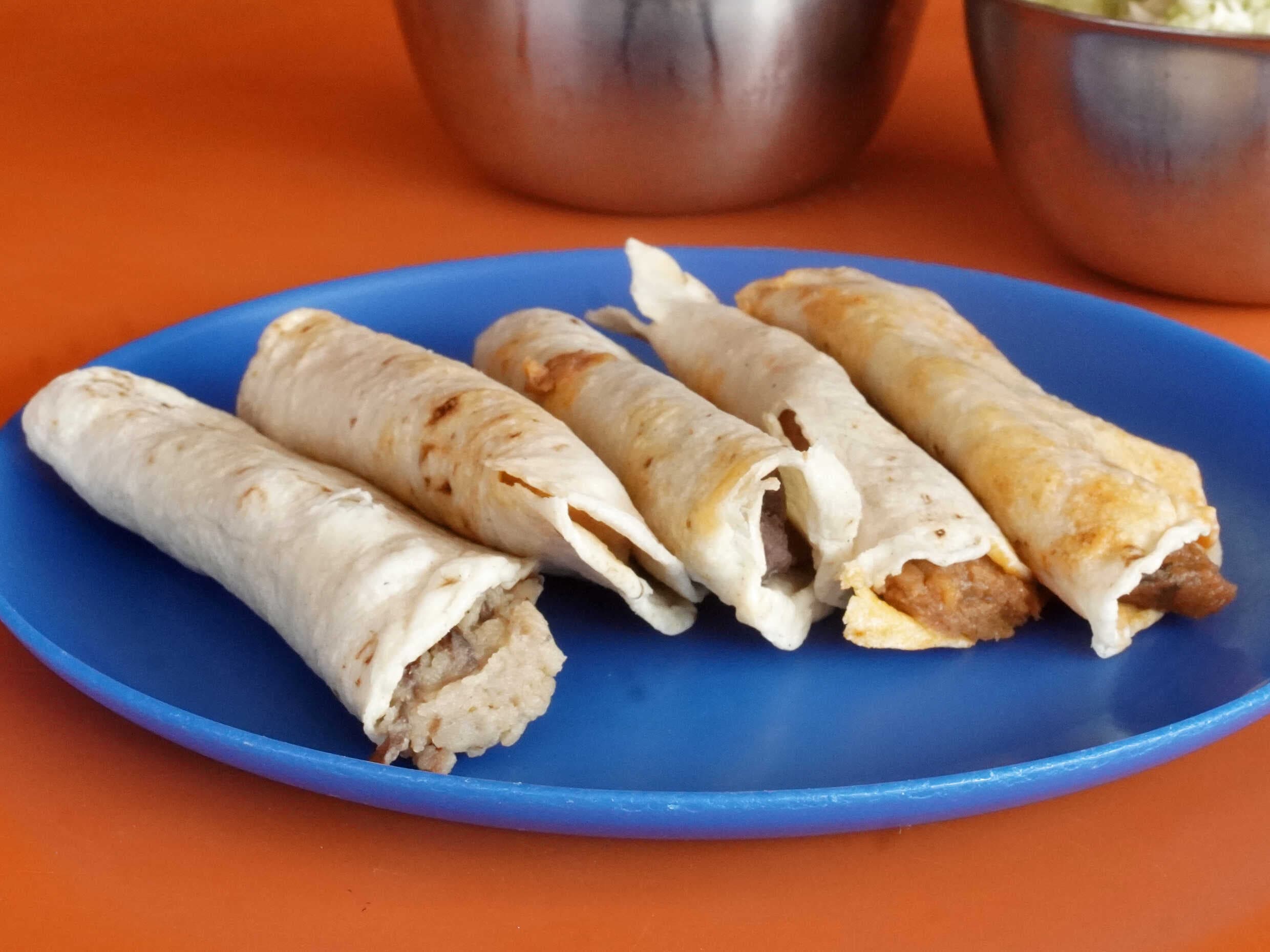 Taco de Canasta de Carne Adobada