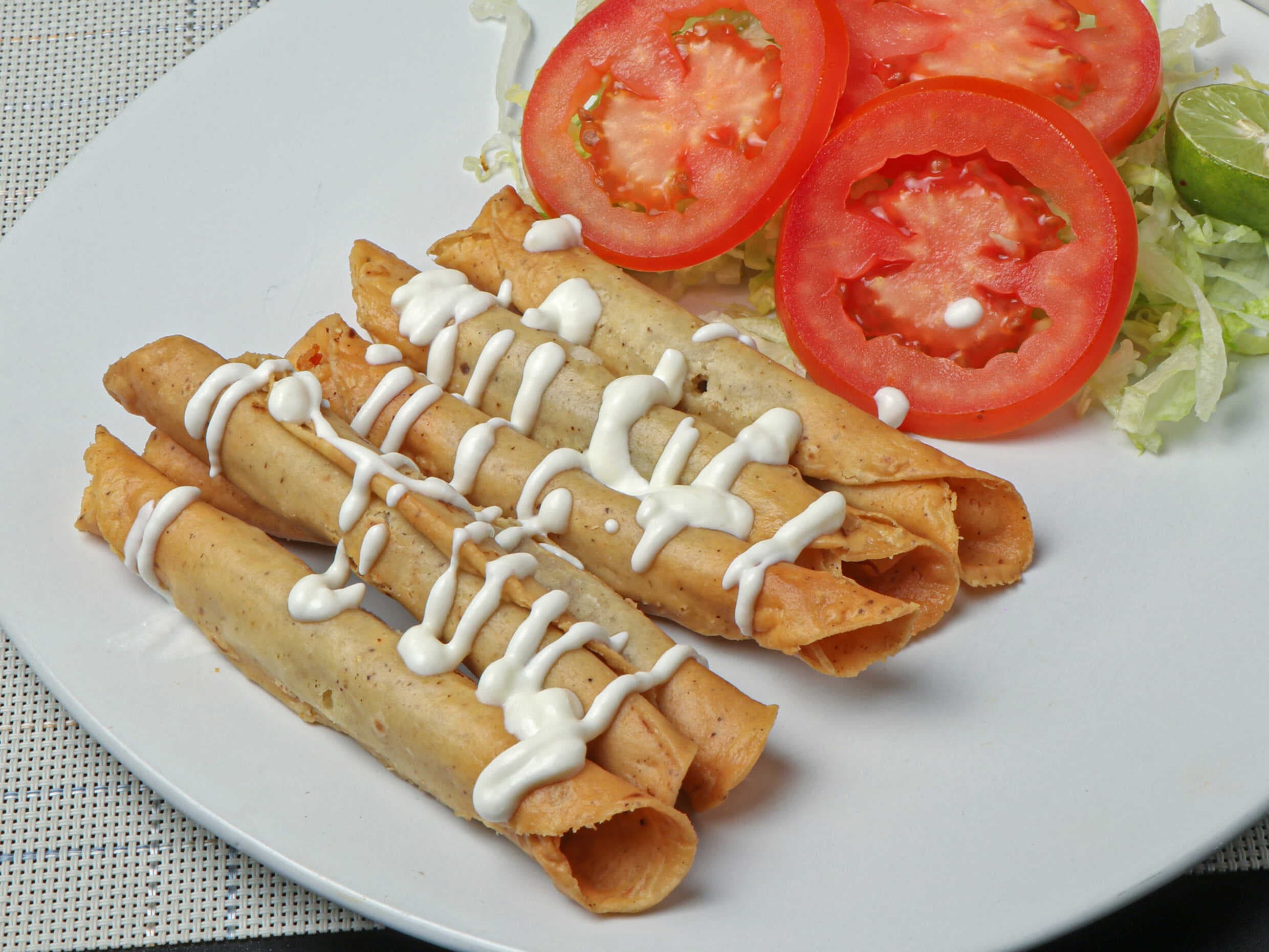 Tacos Dorados de Carne