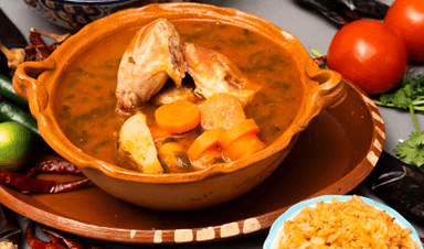 Caldo de Pollo