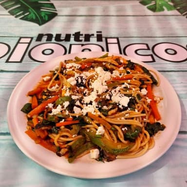 Pasta Vegetariana con Pollo