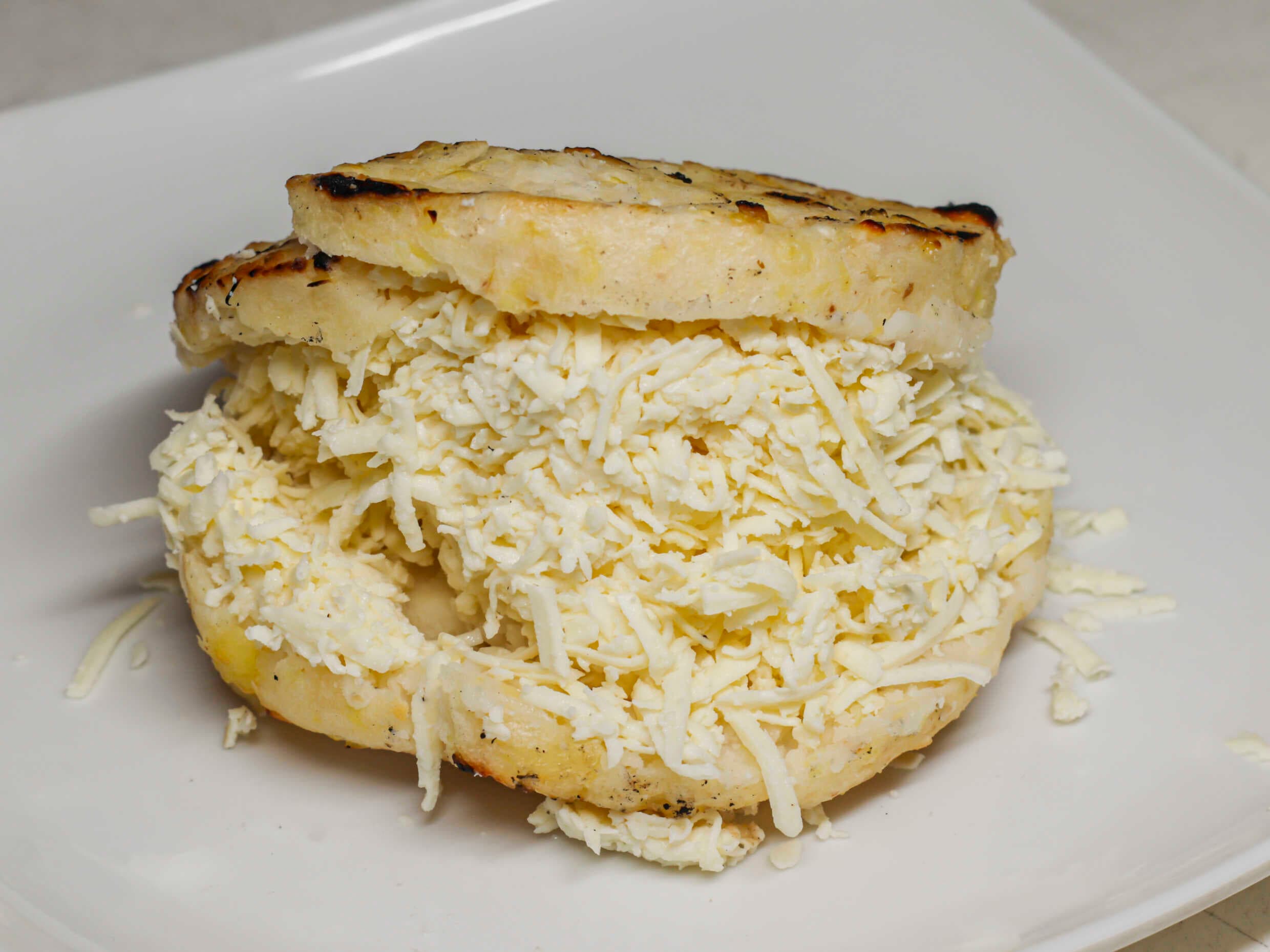 Arepa Rellena Queso Costeño