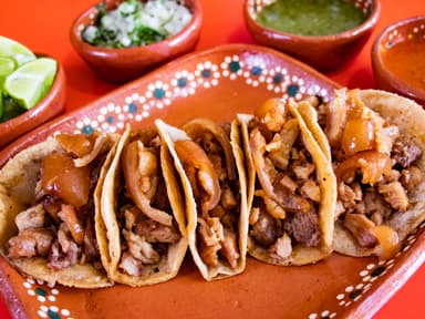 Orden de tacos (5) de carnitas combinado