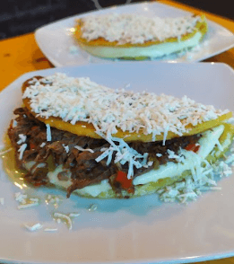 Cachapa Carne Mechada