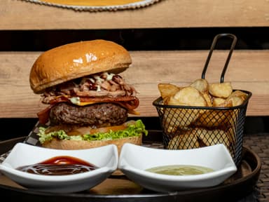 Combo Hamburguesa Pullet Pork + Papas