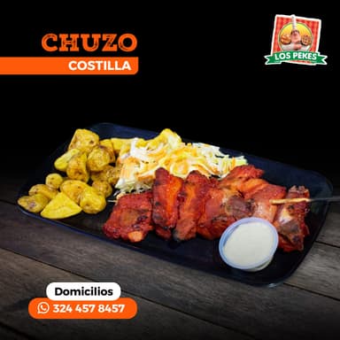 Chuzo de Costilla con Arepa