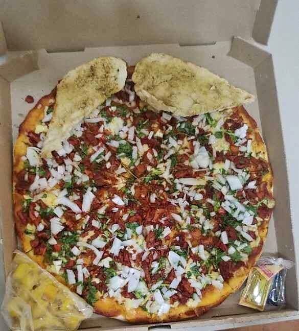Pizza Grande de Alambre + Pan con Ajo