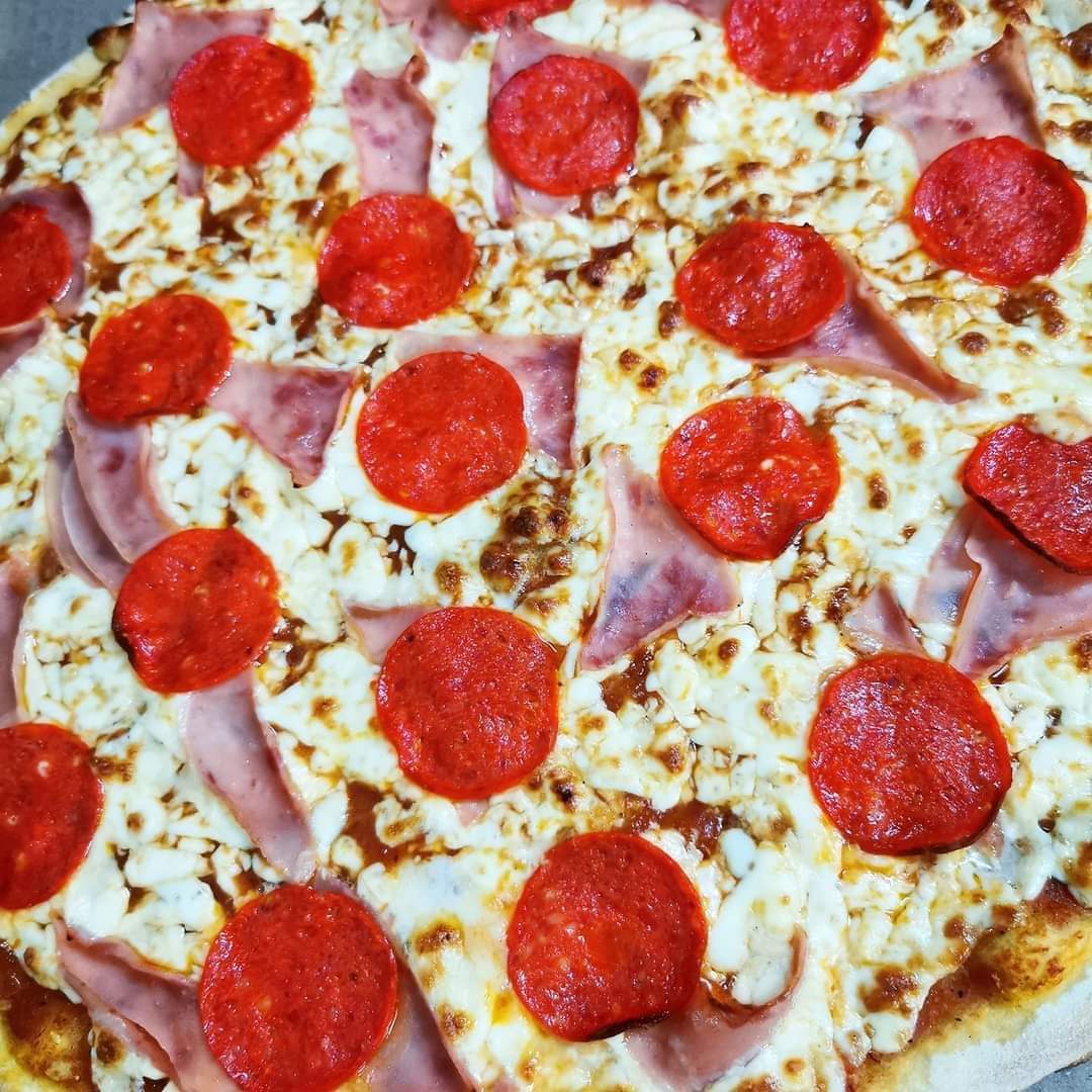 Espagueti y Pan con Ajo + Pizza Pepperoni