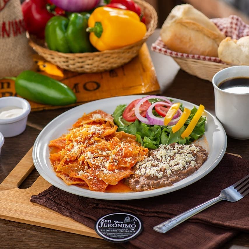 Chilaquiles Colimotes Rojos
