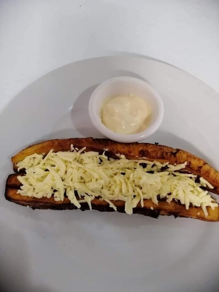 Plátano Maduro con Queso y Natilla