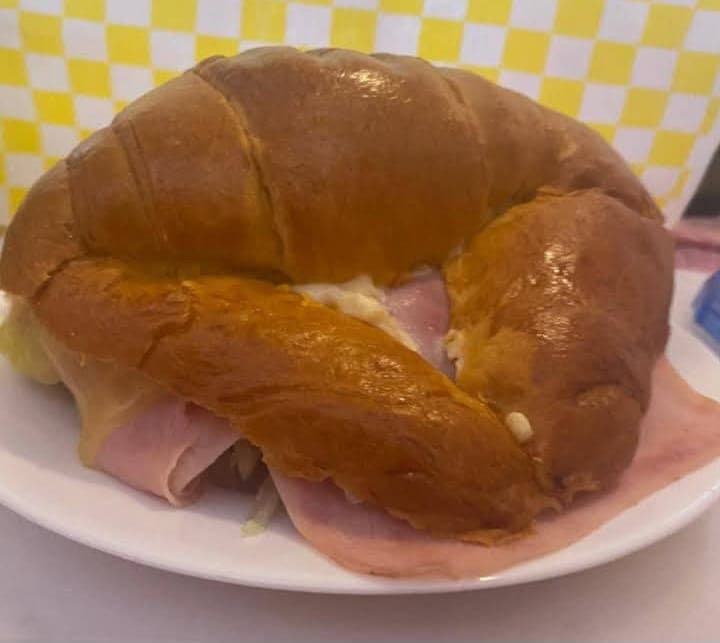 Cuernito de Jamón