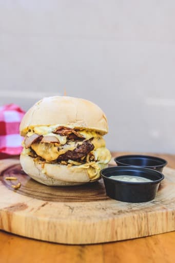 Hamburguesa Clasica + Papas Fritas