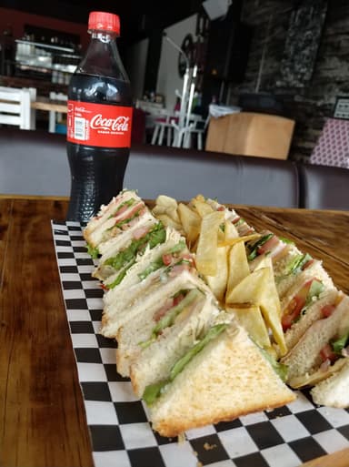 Club Sandwich & Coca Cola