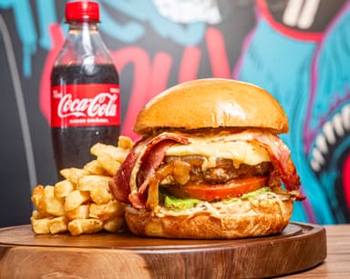 El Combo de la Callejera + Papas + 1 Coca Cola