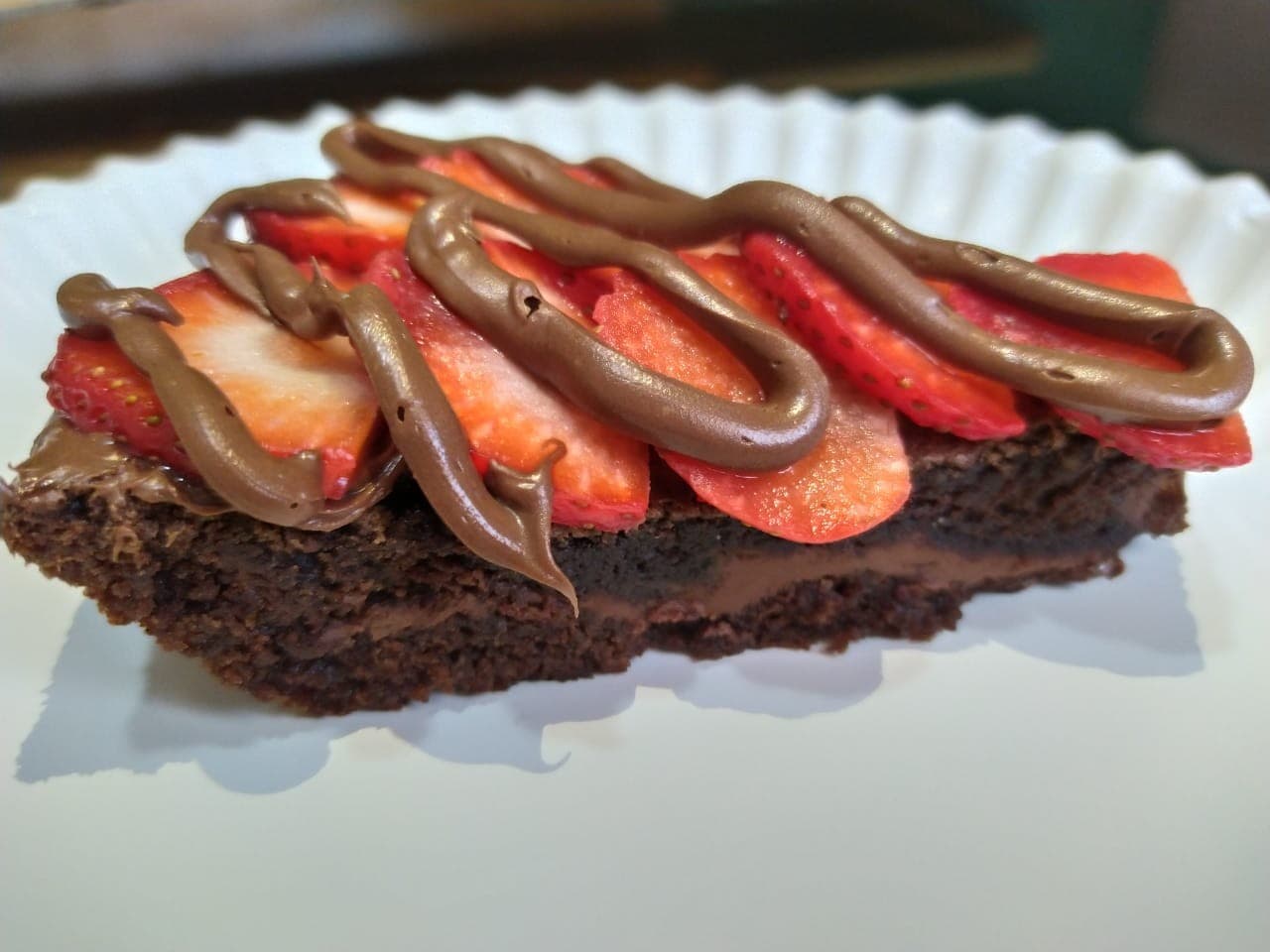 Rebanada de Pay de Brownie con Fresas -