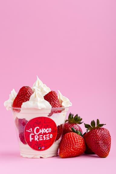 Fresas con Crema y Leche en Polvo