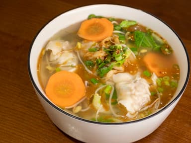 Sopa de Fideo con Vegeta