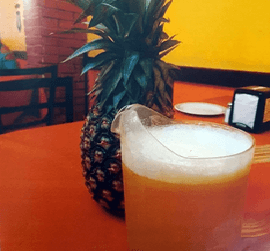 Agua de Fruta de Temporada