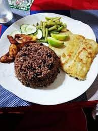 1/2 Pinto con Filete de Pescado.