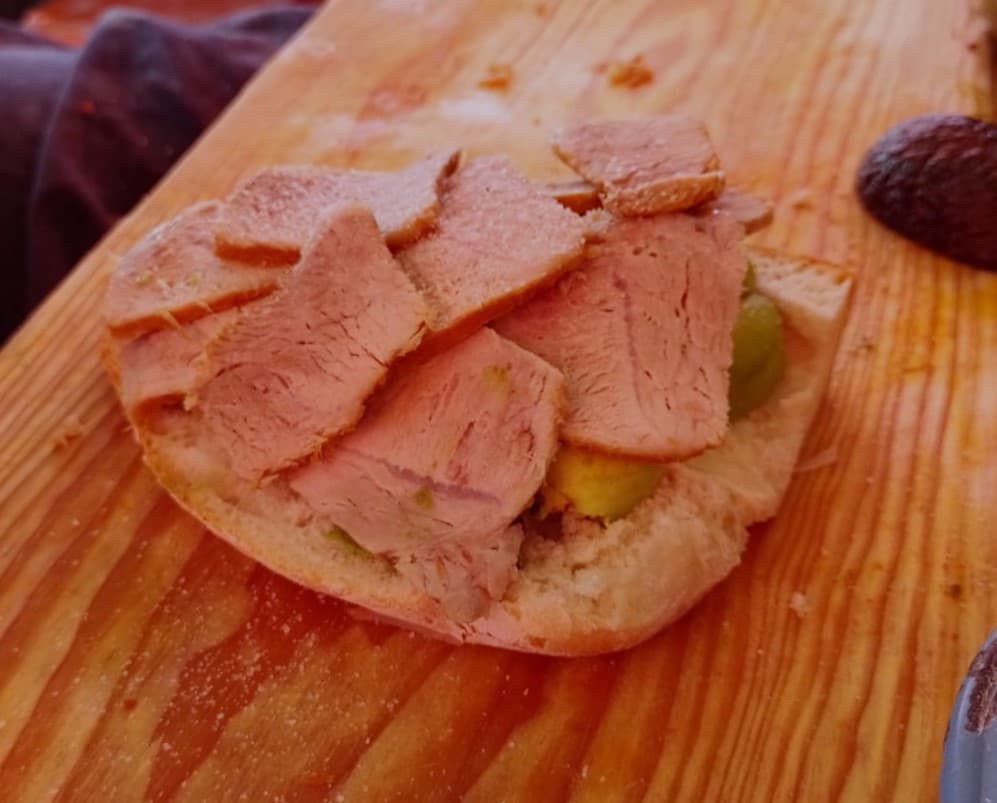 Tostada de Aguacate con Jamón