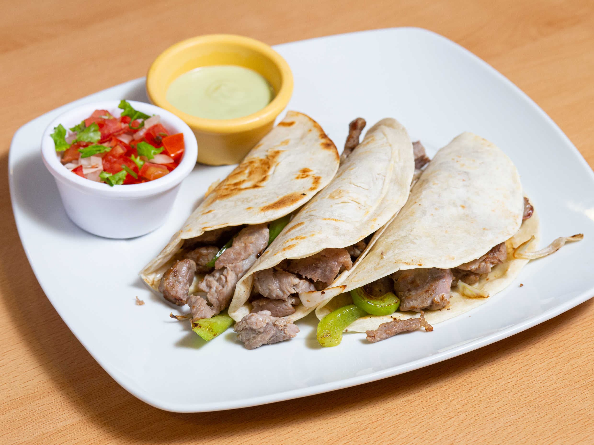 Pack 8: Orden 3 Tacos Arrachera Naturales + Bebida