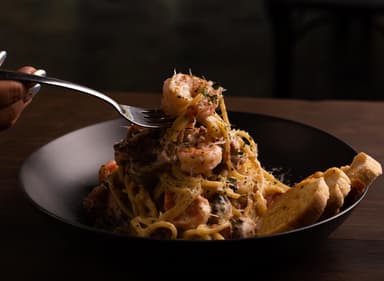 Pasta Alfredo de Camarón
