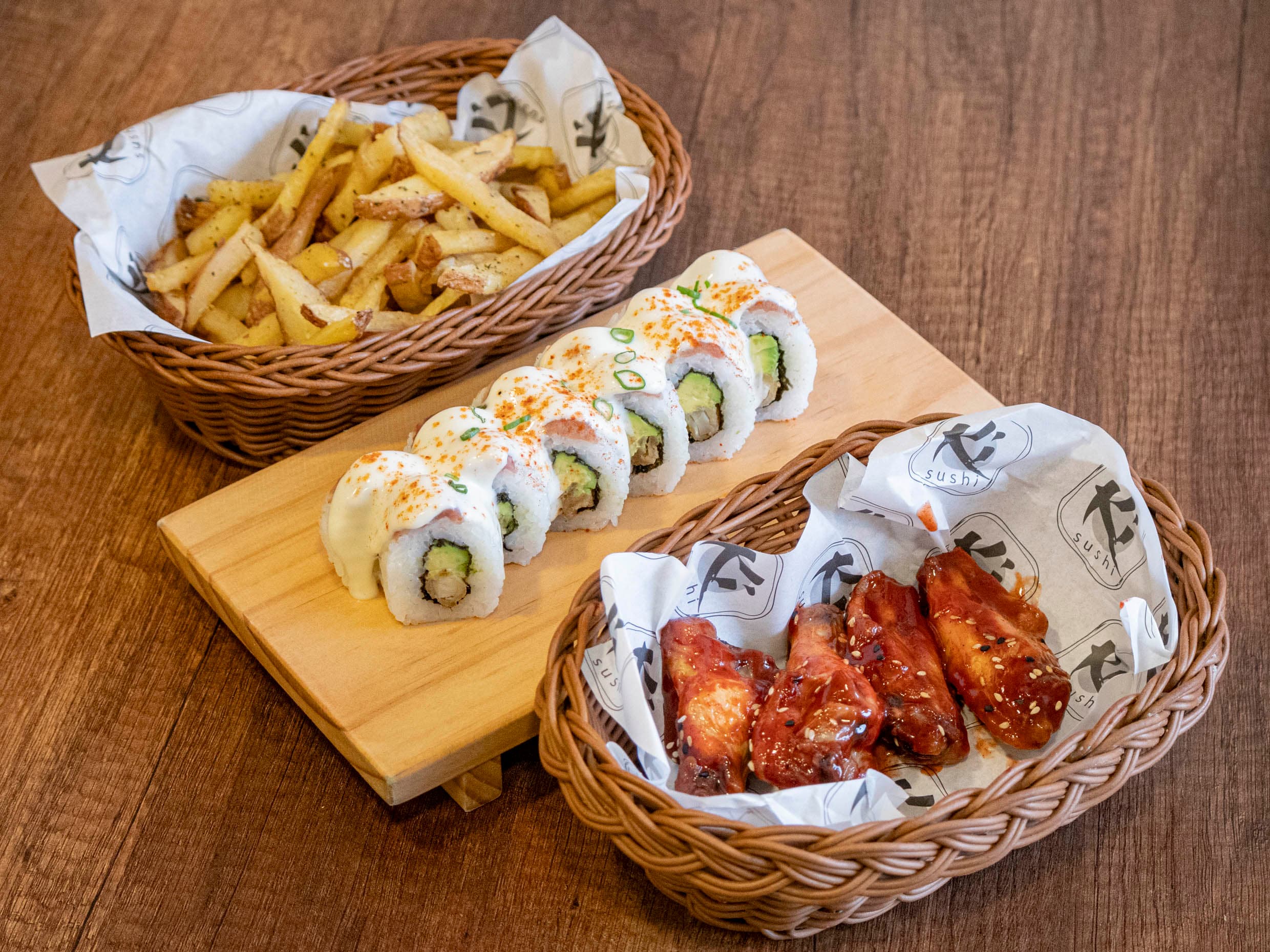 Promo 12 Makis más 4 Alitas