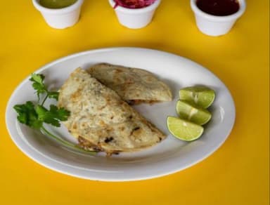 Quesadilla con Chuleta