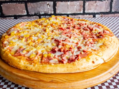 Pizza grande38c Mitad Hawaiana, mitad carnes frias