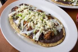 HUARACHE DE PASTOR CON QUESO