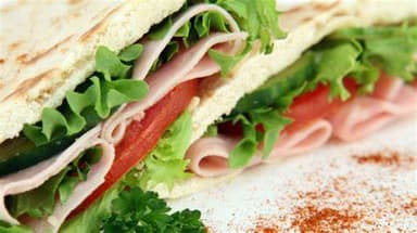 Sándwich Clásico + Coca Cola 355 ml