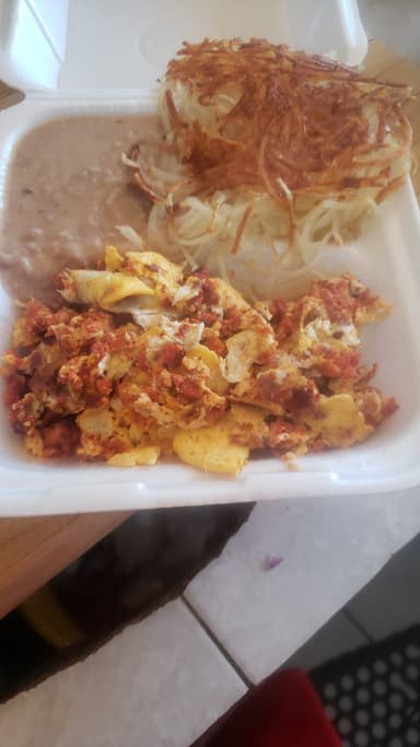 Huevos con Chilorio