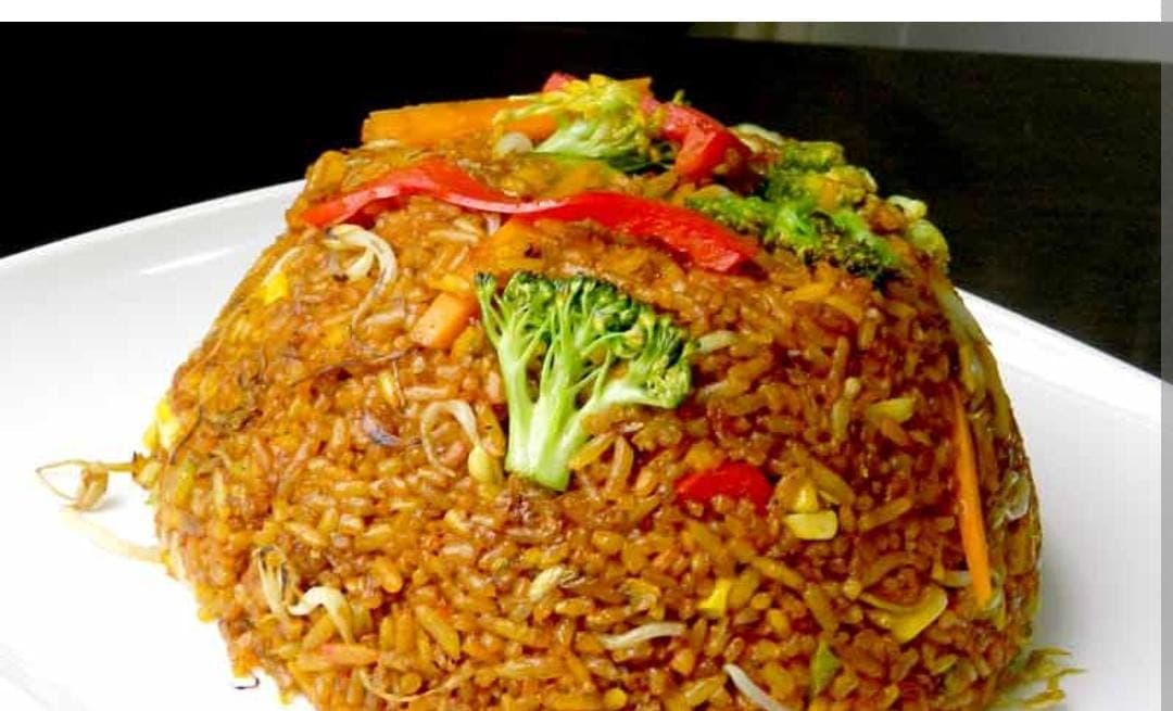 Combo Arroz Chino Vegetariano para 3 + Gaseosa 1L.