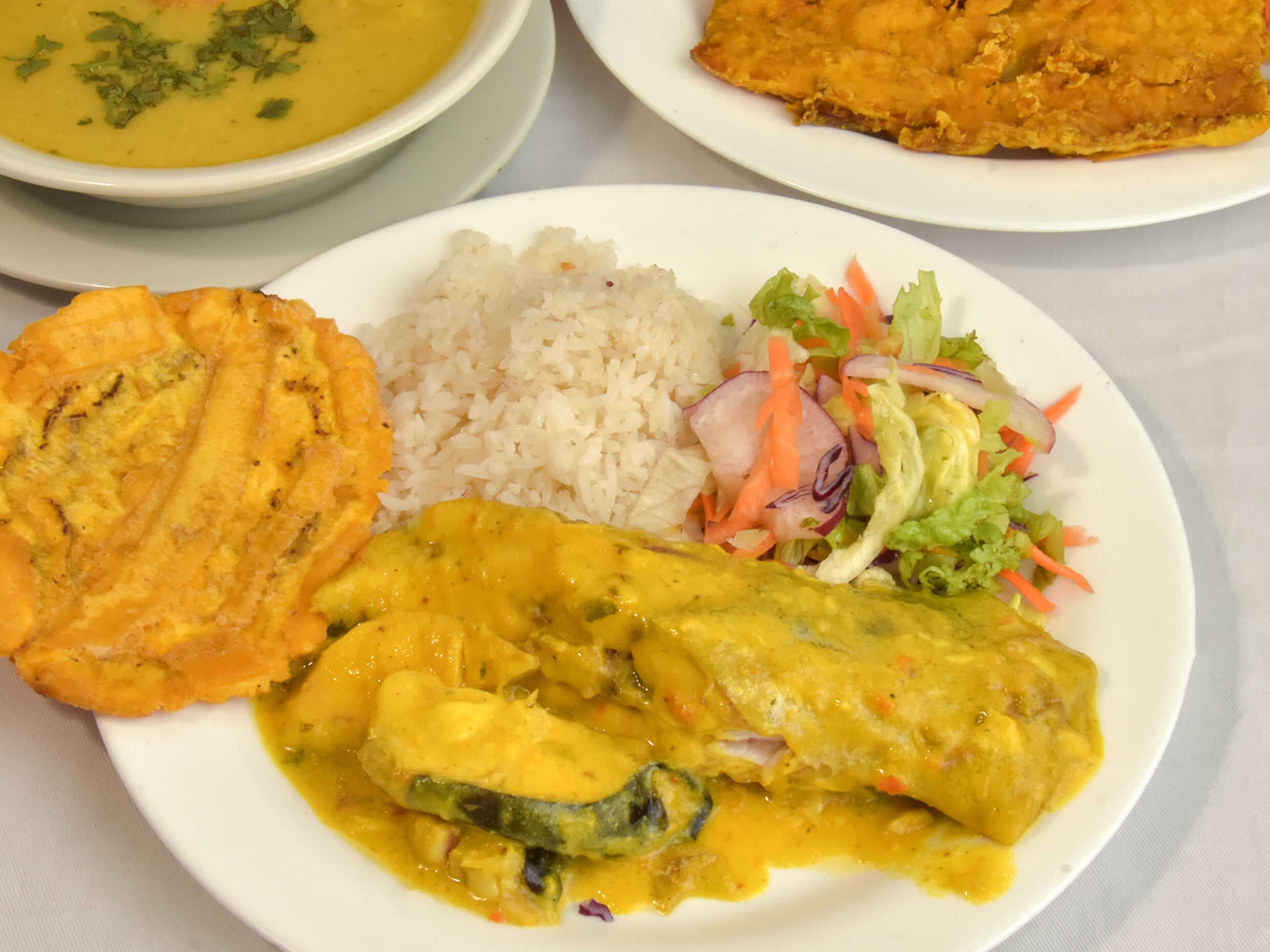 2 Sancocho con Chuleta (Filete de Tilapia)