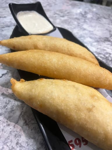 Empanada de carne mechada con queso