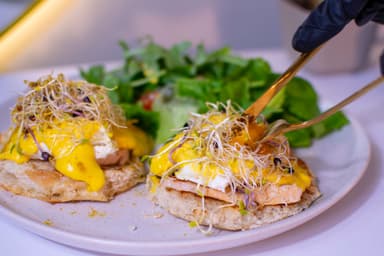 Huevos Benedictinos