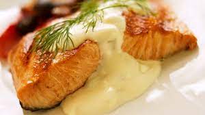 Salmón en Crema de Mariscos