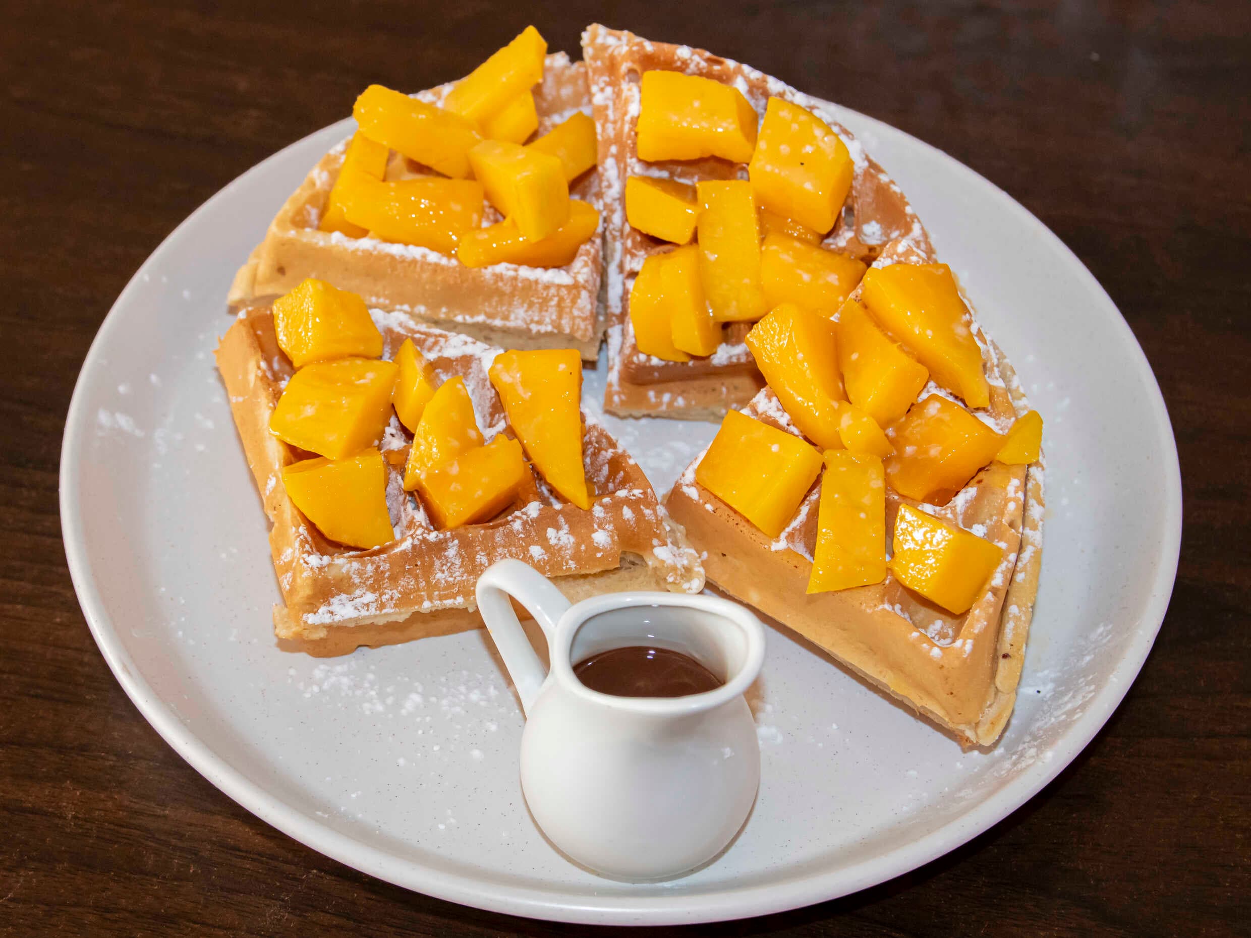 Waffle Mediano+Jugo 16 Oz