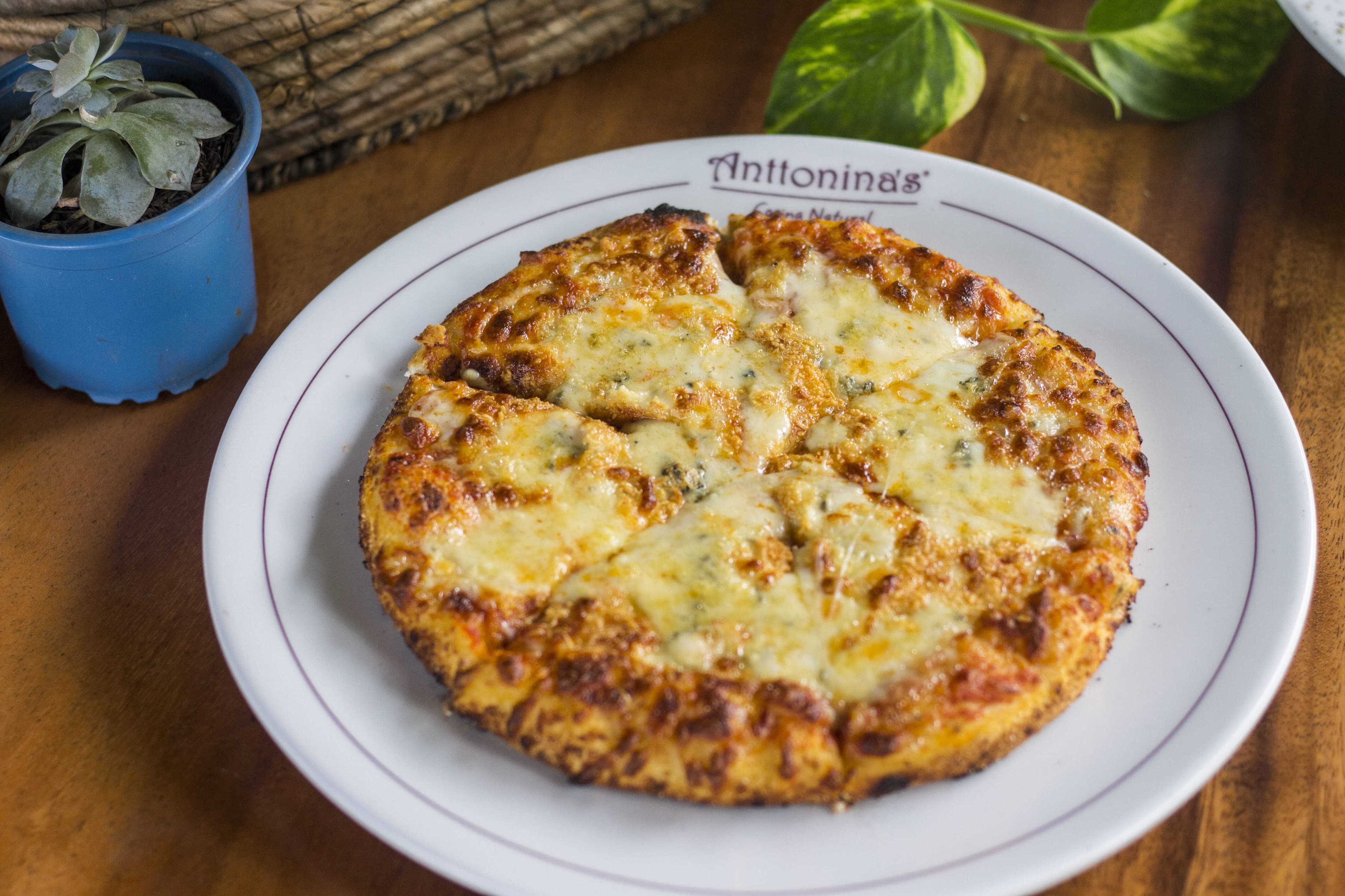 Pizza Tre Formaggi
