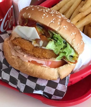Combo-Hamburguesa Pollo + Papas + Soda