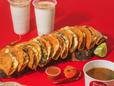 Combo Cuates: 20 Tacos, Caldos y Bebidas