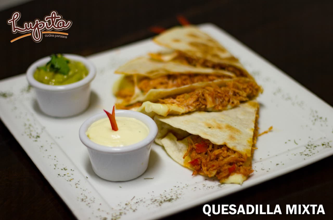 Quesadilla (mixta , Pollo , Carne )