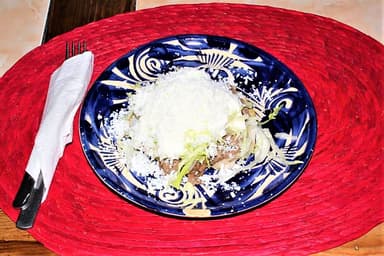 Sope con Tinga de Pollo