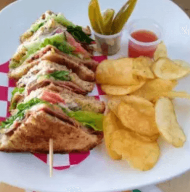 Combo Sándwich BROCHETA + Papas fritas