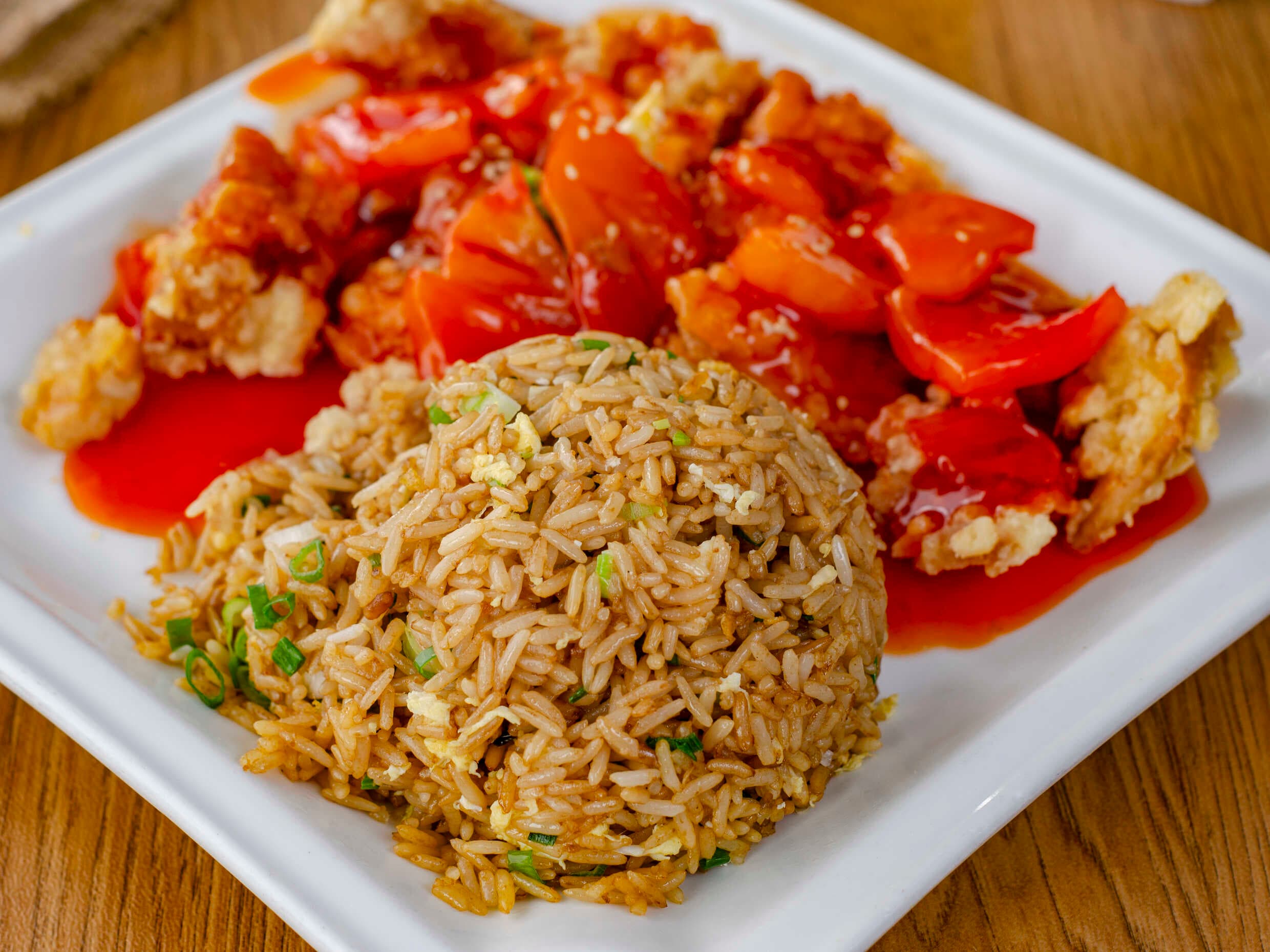 Pollo Trozo Con Piña y Chaufa c/ sopa o wantan fri