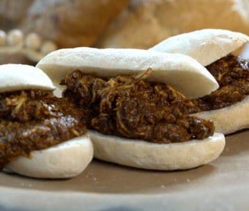 2 Pambazos de Mole