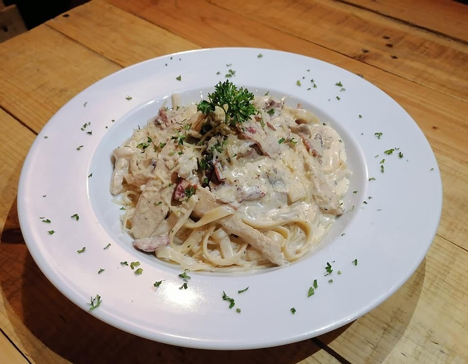 Pasta Alfredo con Camarón
