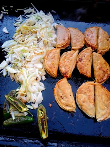 5 Tacos de barbacoa Dorados