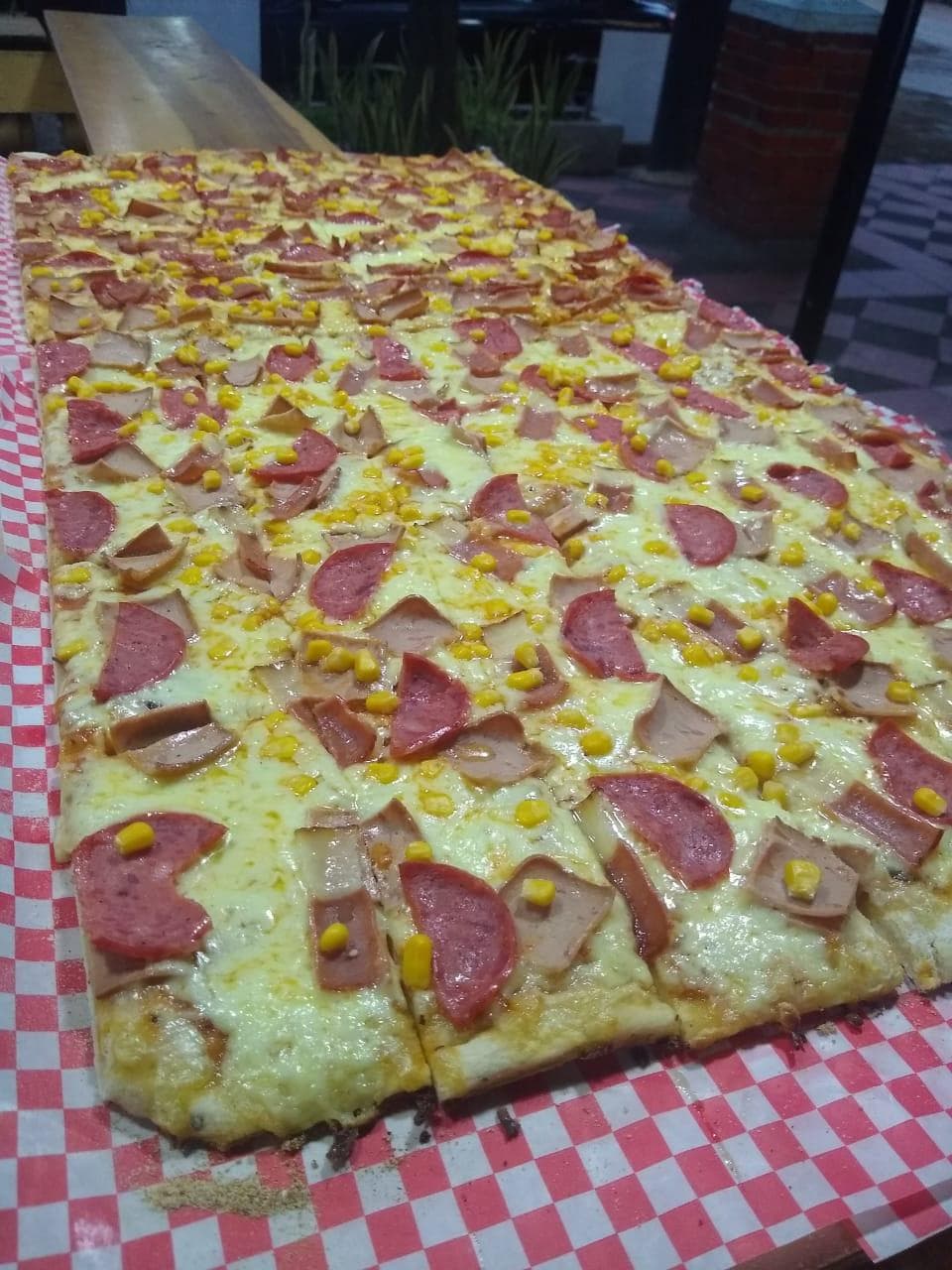 Pizza Especial Pollo Tocineta en Salsa BBQ